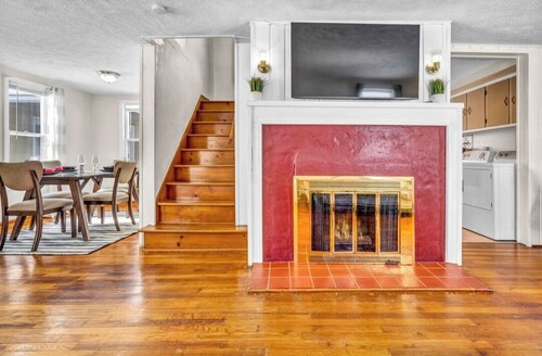 Lakeside Serenity, Peace, and Tranquility in Madison!