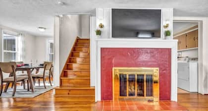 Lakeside Serenity, Peace, and Tranquility in Madison!