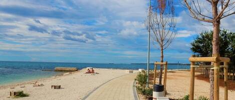 Apartment, 2 Bedrooms, Terrace, Garden View | Beach