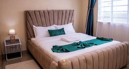 Monarch Suites 2-BR w/ Lake view, near Hyrax Hill, free parking, Self Check-In