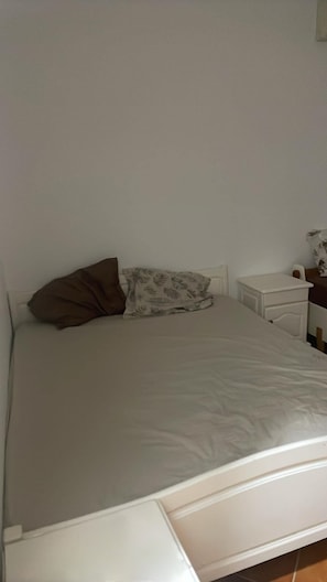 2 dormitorios, tabla de planchar con plancha, wifi y ropa de cama