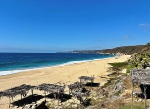 Beach - Charming ocean-view cabin (San Pedro Pochutla)