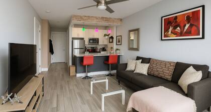 Luxuriöses zweistöckiges Penthouse in Brooklyn mit Balkon und privater Terrasse