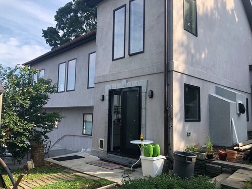 Charming 2-mini bedrooms apartment with AC, WiFi in fabulous Greenwich