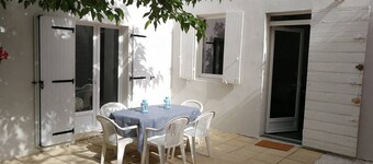 - Quiet with Outdoor★ Free Secure Parking -