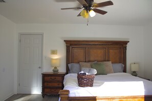 1 bedroom, bed sheets