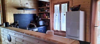 Lakeside cottage in the heart of nature