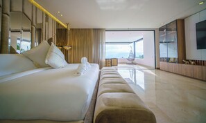 6 Schlafzimmer, Zimmersafe, Schreibtisch, Bügeleisen/Bügelbrett