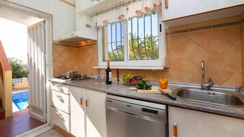 Casa, 3 dormitoris, terrassa | Cuina privada