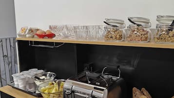 Morgenmadsbuffet hver dag (15 EUR pr. person)