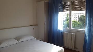 Classic Single Room | In-room safe, free WiFi, bed sheets