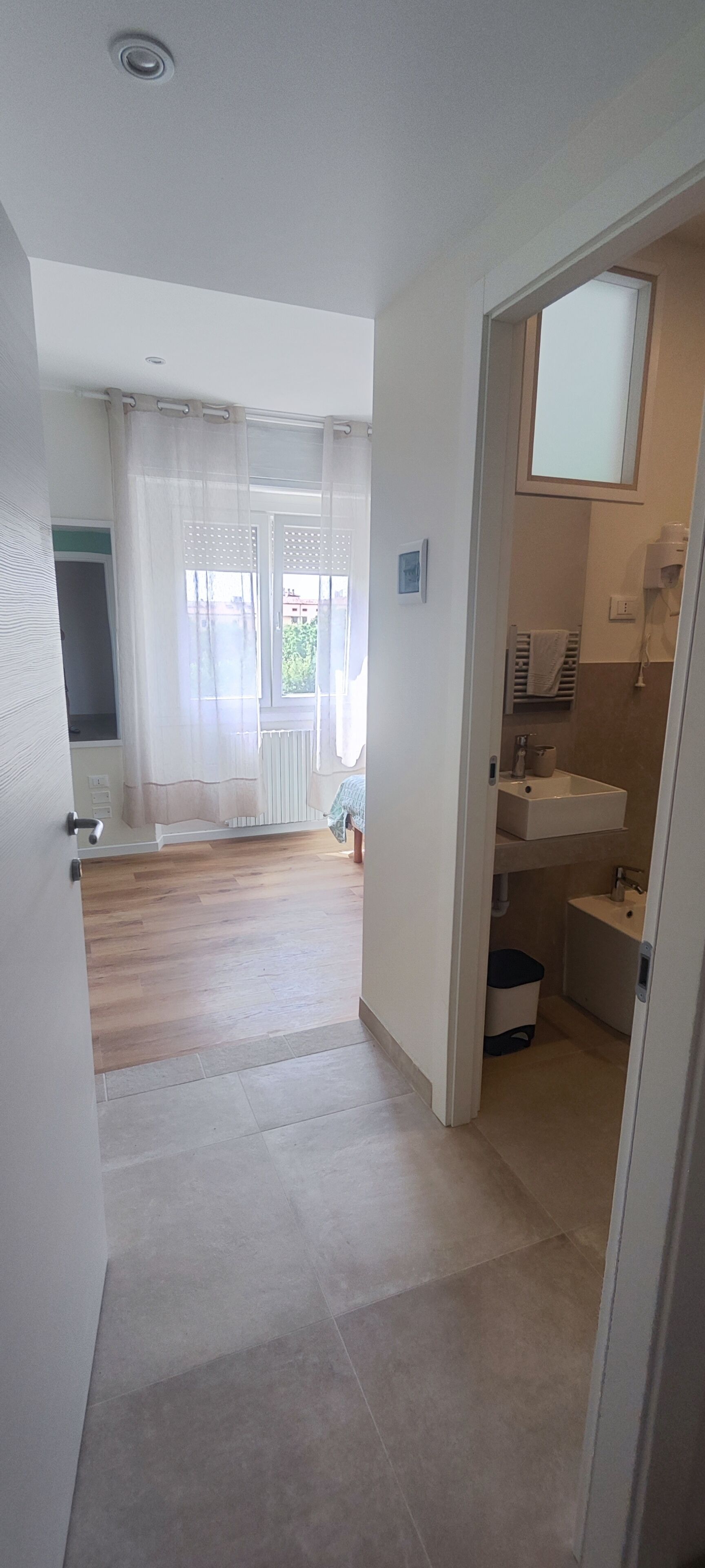Habitación Confort | Caja fuerte, wifi gratis, ropa de cama