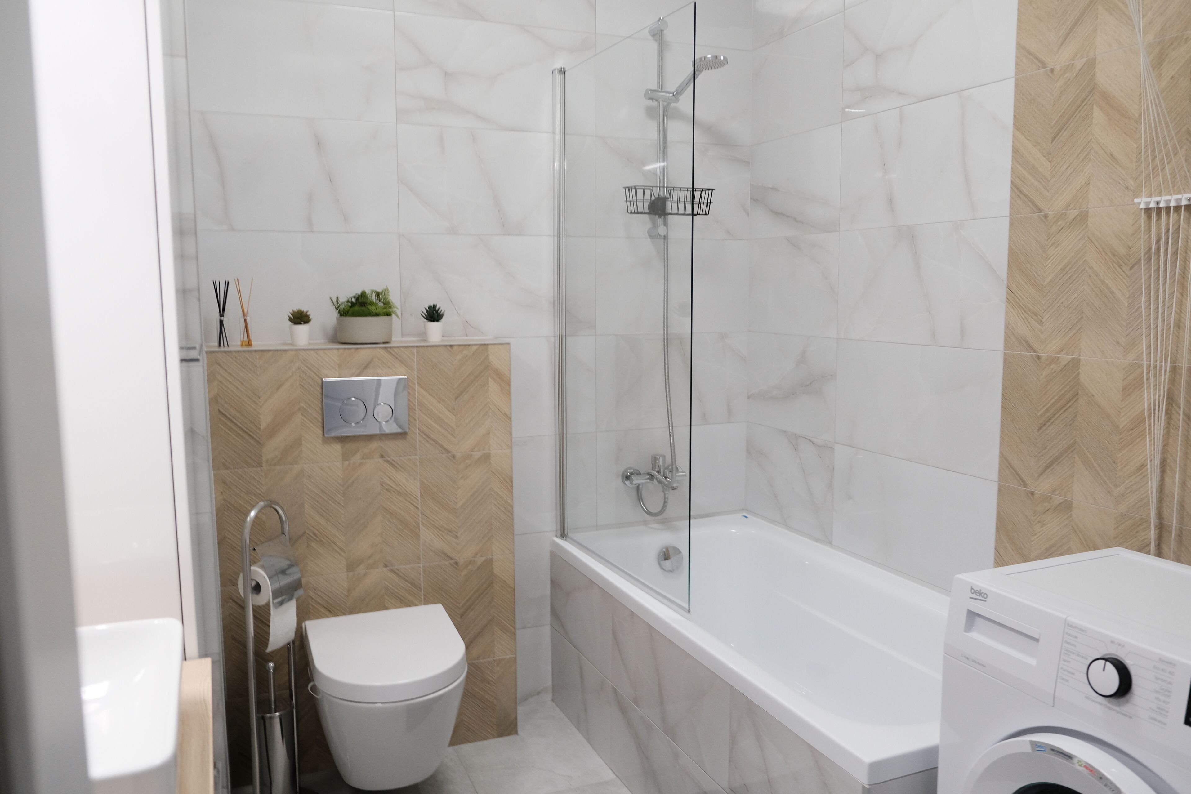 Asciugacapelli, asciugamani, sapone, shampoo