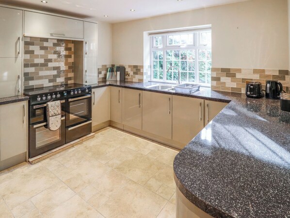 Private kitchen - 1 bedroom accommodation in Frithville, near Lincolnshire (Frithville, near Lincolnshire)