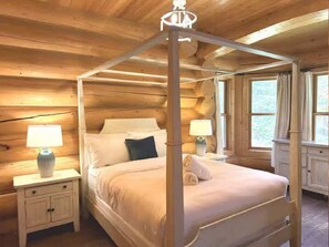 3 camere, una scrivania, ferro/asse da stiro, culla da viaggio