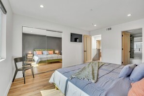 3 bedrooms, desk, iron/ironing board, travel cot