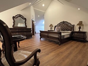 4 chambres, fer et planche à repasser, Wi-Fi, literie fournie