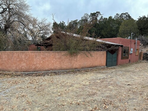 Charming house in beautiful High Rolls-Mountain Park.