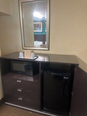 Standard Double Room | Desk, laptop workspace, free WiFi - Tropical Palm Motel (North Fort Myers)