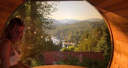 Charming Ocean View Cottage with Private Sauna & Hot Tub