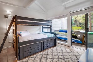 2 habitaciones, tabla de planchar con plancha y cuna de viaje 