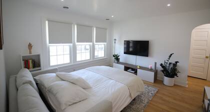 Charming 1 Bed Apt Downtown Green Bay.