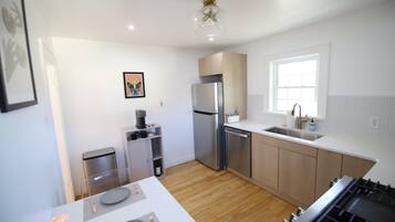 Mikrobølgeovn, ovn, kogeplade, opvaskemaskine