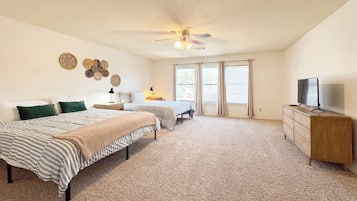 4 bedrooms, desk, iron/ironing board, free WiFi