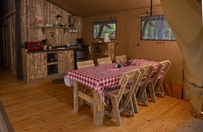 Family Tent (Loon) | Private kitchen