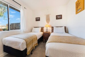 2 bedrooms, desk, free WiFi, bed sheets - `Into The Wild` Secluded~ Breathtaking Sunsets~ (Joshua Tree)