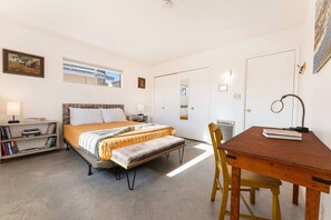 2 bedrooms, desk, iron/ironing board, travel crib