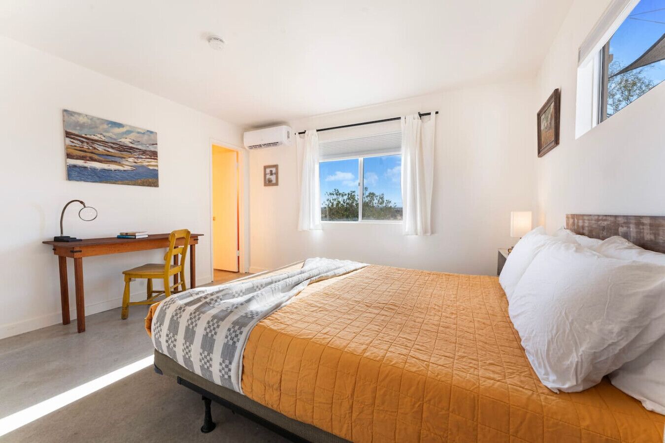 Desk, iron/ironing board, travel cot, free WiFi