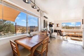 Dining - `Into The Wild` Secluded~ Breathtaking Sunsets~ (Joshua Tree)