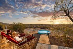 Property grounds - `Into The Wild` Secluded~ Breathtaking Sunsets~ (Joshua Tree)