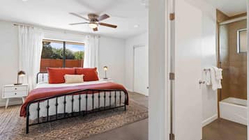 2 bedrooms, desk, iron/ironing board, travel crib