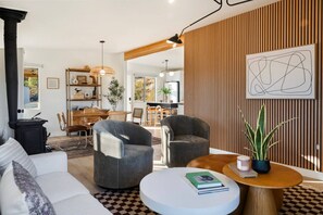 Smart TV, books - Palo Verde Canyon~5 acre Private Mountain~Hot Tub (Morongo Valley)