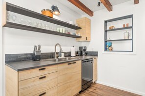 冰箱、烤箱、炉灶、洗碗机