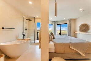 Desk, iron/ironing board, travel cot, free WiFi - JT Art Villa | Luxe & Unique Artistic Getaway (Joshua Tree)