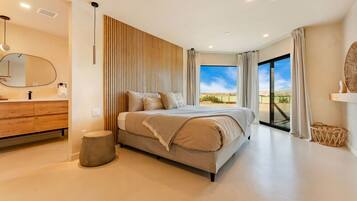 3 bedrooms, desk, iron/ironing board, travel crib