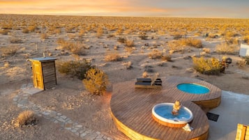 Tina de hidromasaje al aire libre