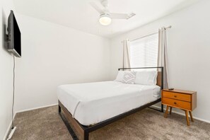 2 bedrooms, desk, free WiFi, bed sheets