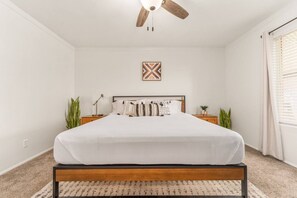 2 bedrooms, desk, free WiFi, bed sheets