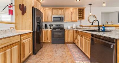 The Farm House | Pool&Spa | 5 min to JT Park