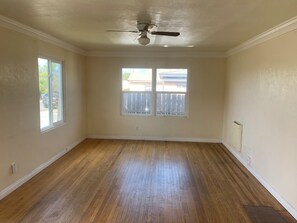 Interior - 5 minutes to downtown cozy house READ DESCRIPTION (San Diego)