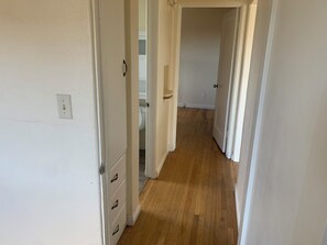 Interior - 5 minutes to downtown cozy house READ DESCRIPTION (San Diego)