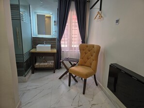 皇家客房 | 遮光窗帘、隔音、免费 WiFi