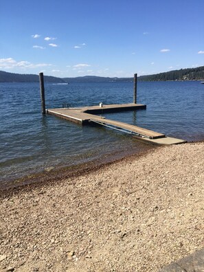 サンラウンジャー、ビーチタオル