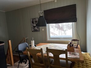 Dining - Sørøya: Skipper view Akkarfjord, 210m from pub, diner and quay. Sørøya along the coast! (Finnmark)