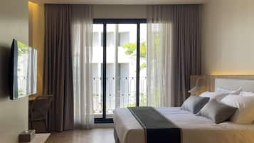 Suite Standard, balcon, vue ville | 1 chambre, coffres-forts dans les chambres, chambres insonorisées
