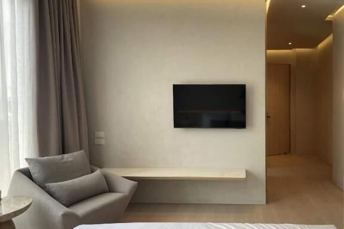 1 bedroom, in-room safe, soundproofing, WiFi (free)